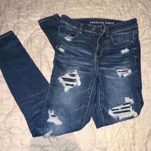 american eagle distressed skinny jeans !